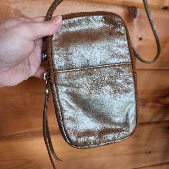 HOBO Fate Vintage Hide Leather Crossbody Bag Phone Purse Golden Leaf Metallic - Picture 2 of 11